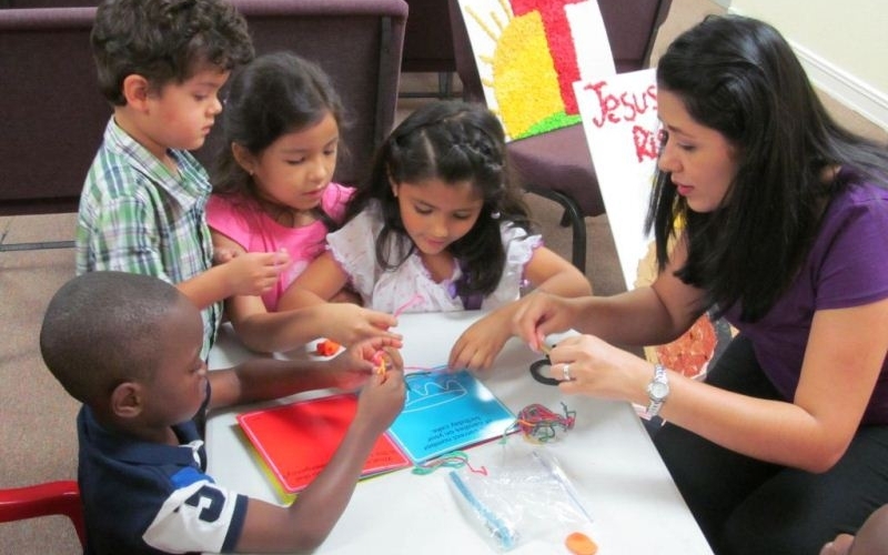 Menjadi Guru Sekolah Minggu yang LUAR BIASA!