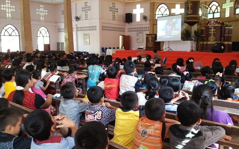 Orangtua dan Guru Sekolah Minggu sebagai kawan sekerja dalam proses  pendidikan rohani anak dalam kon