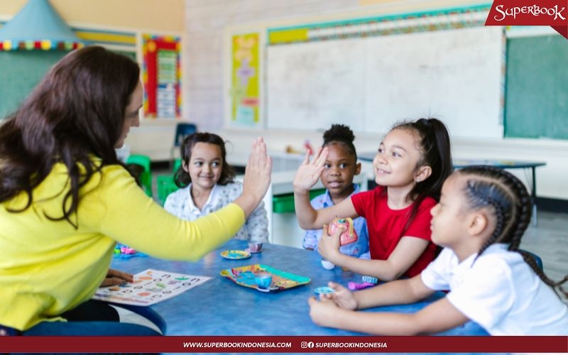 8 Ciri Guru Sekolah Minggu Teladan! Apakah Kakak Salah Satunya?